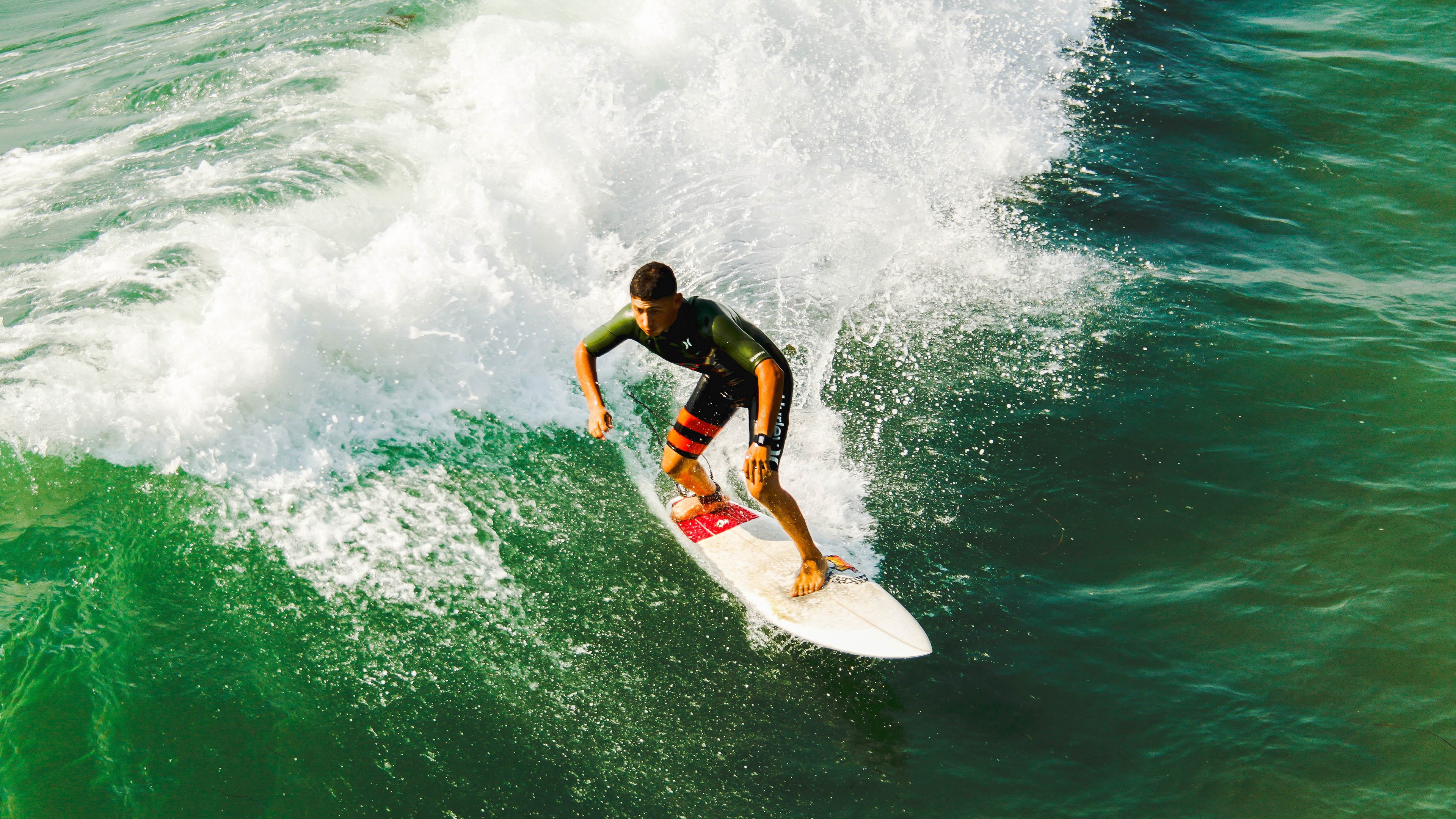 AYX体育-德甲升班马连续获胜，排名快速上升，本赛季德甲升班马
